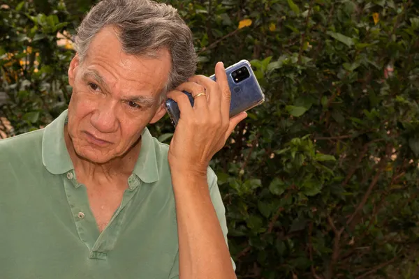 Senior Man Listening Message His Smartphone — Stock Photo, Image