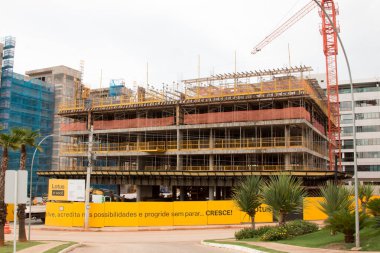 Brasilia DF, Brezilya, 10 Kasım 2021: Kuzeybatı Brasilia 'da 103 ve 106 Bloktaki Yeni Apartman Binaları İnşaat, nam-ı diğer Setor Noroeste 