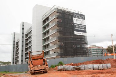 Brasilia DF, Brezilya, 10 Kasım 2021: Kuzeybatı Brasilia 'da 103 ve 106 Bloktaki Yeni Apartman Binaları İnşaat, nam-ı diğer Setor Noroeste 