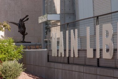 El Paso, Teksas, 1 Kasım 2007: El Paso şehir merkezindeki Ana Kütüphane Şubesine Ön Giriş.