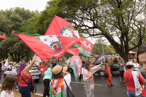 ブラジリア ブラジル 2020年10月23日ブラジルの元大統領ルラの支持者は 今後の選挙の候補者を支援するために通りに行きます — ストック写真