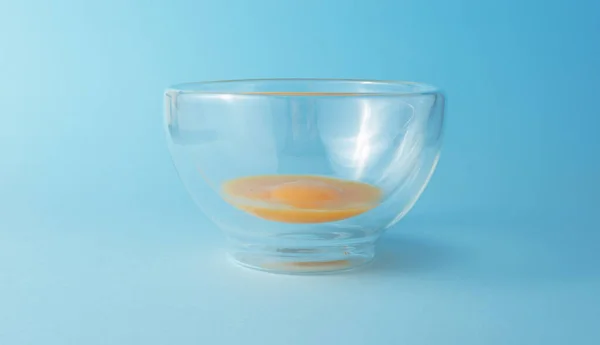 Яйце Жовтого Жовтого Кольору Скляній Посудині Абстрактне Харчування Приготування Їжі — стокове фото