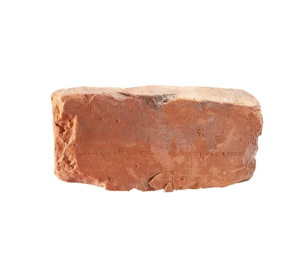 Beyaz arkaplanda izole edilmiş inşaat için kullanılan katı kırmızı kil tuğla.