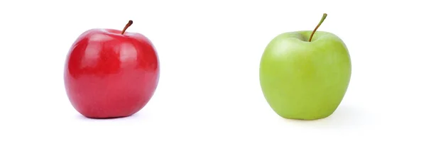 Beyaz Arkaplanda Yeşil Kırmızı Taze Meyveli Organik Elmalar — Stok fotoğraf