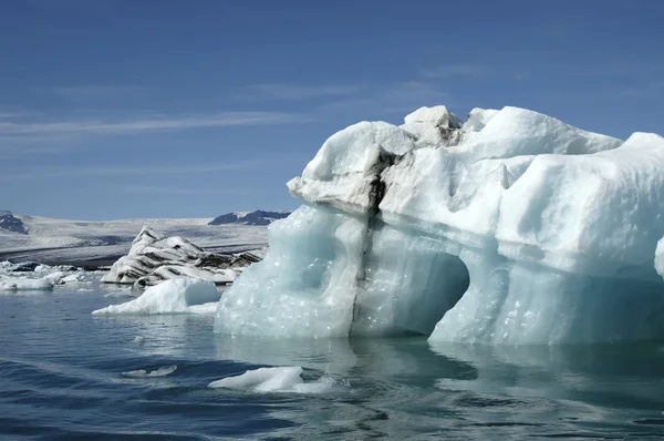 Icebergs en laguna de hielo Jokulsarlon . Imagen de stock