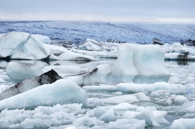 jokulsarlon lagoon içinde icebergs erime.