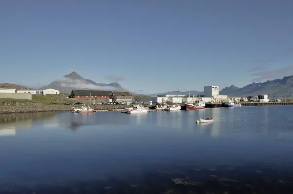 Marina de la ville de Djupivogur, Islande . — Photo