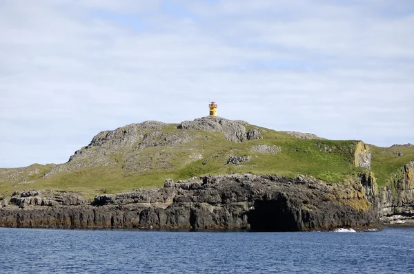 Papey island lighthouse, Island. — Stockfoto