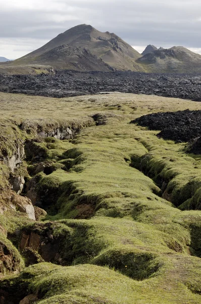 Krafla vulkaniska klyftor, Island. — Stockfoto