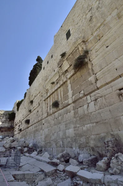 Západní zdí starého města v Jeruzalémě. — Stock fotografie