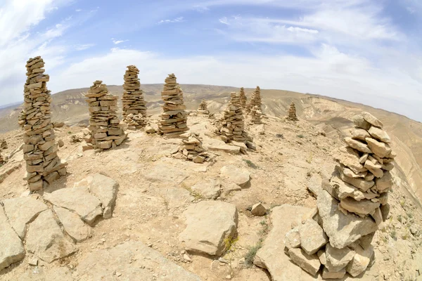 Summit Ido cairns no deserto de Negev . — Fotografia de Stock