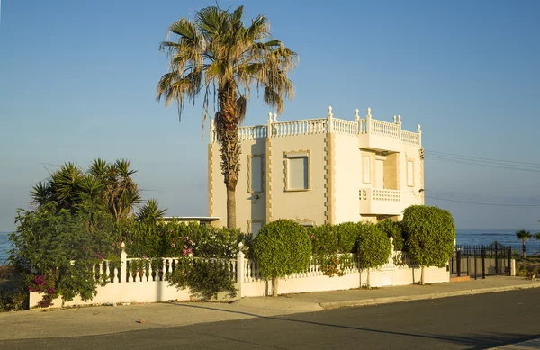 Vila u moře. Paphos. Kypr — Stock fotografie