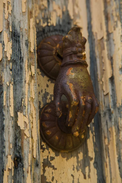 Closeup of antique knocker on door — Stock Photo, Image