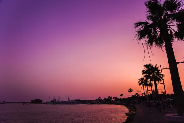 Böschung im Zentrum von Paphos bei Sonnenuntergang, Zypern Stockfoto