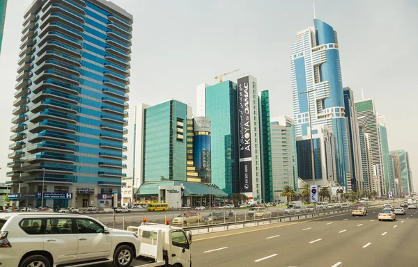 Skyskrapor på sheikh zaied road i dubai — Stockfoto