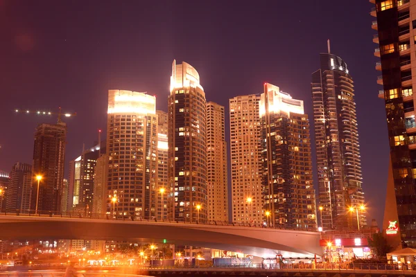 Natt bild av dubai marina. — Stockfoto