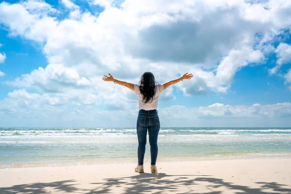 Phu Quoc Vietnam March 4Th 2021 Silhouette Traveler Asian Women — Stock Photo, Image