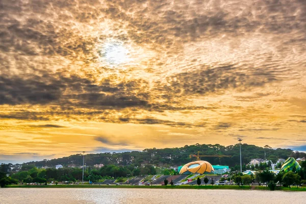 Morning Landscape Shore Xuan Huong Lake Which Attracts Tourists Relax — Stock Photo, Image