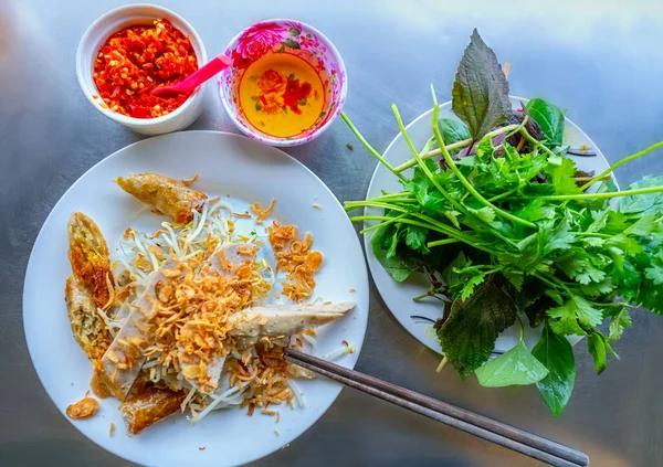 Parowany Naleśnik Ryżowy Wietnamskie Jedzenie Wykonane Mąki Ryżowej Wypełnionej Mięsem — Zdjęcie stockowe