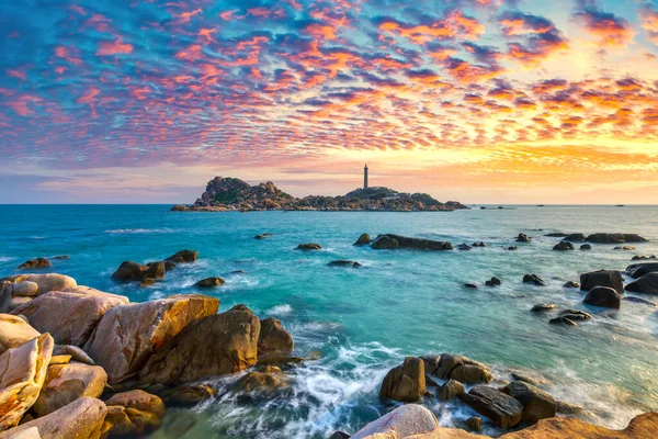 Paysage Petite Île Avec Ancien Phare Coucher Soleil Ciel Est — Photo