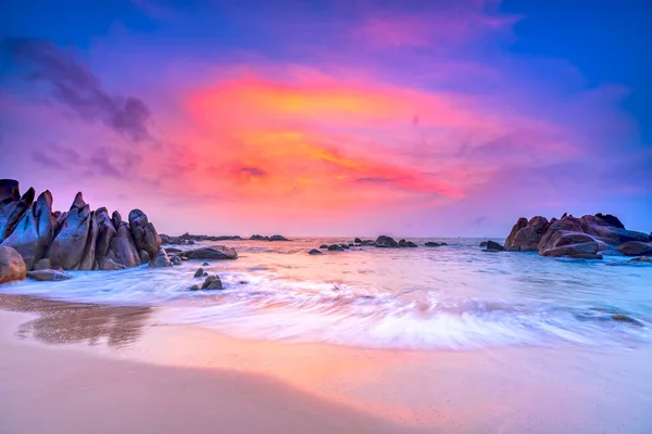 Beautiful Beach Sunrise Waves Lapping Shore Soft Great Welcome Peaceful — Stock fotografie