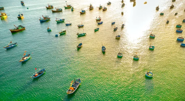 Mui Fishing Village Seen Hundreds Boats Anchored Avoid Storms Beautiful — Stock Photo, Image