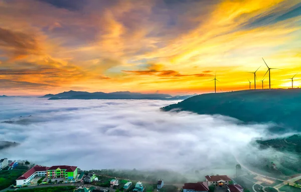 Aerial View Top Hill Dawn Fog Covering Small Village Valley — Stockfoto