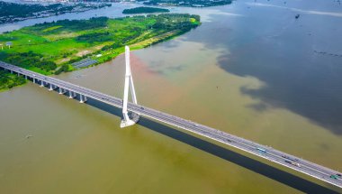 Can Tho köprüsü, Can Tho şehri, Vietnam, hava manzarası. Tho Köprüsü, Vietnam, Mekong Delta 'da ünlü bir köprüdür..