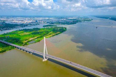 Can Tho köprüsü, Can Tho şehri, Vietnam, hava manzarası. Tho Köprüsü, Vietnam, Mekong Delta 'da ünlü bir köprüdür..