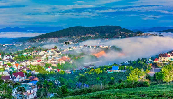 Paisaje Matutino Valle Que Duerme Con Niebla Cubierta Tan Borroso — Foto de Stock
