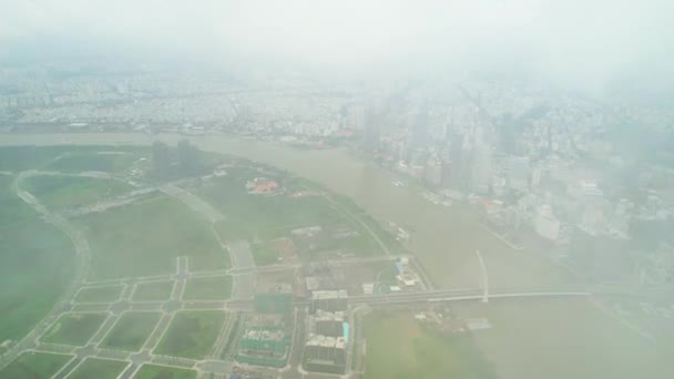 Top View Εναέρια Μέσα Από Σύννεφα Του Chi Minh City — Αρχείο Βίντεο