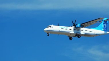 Ho Chi Minh City, Vietnam - 26 Şubat 2022: Vasco Vietnam Hava Yolcu Uçağı ATR 72 Tan Son Nhat Uluslararası Havalimanı, Ho Chi Minh şehri, Vietnam