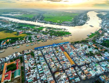 Chau Doc City, An Giang Eyaleti, Vietnam, hava manzaralı. Burası Vietnam 'ın Mekong Delta bölgesinde Kamboçya sınırında bir şehir..