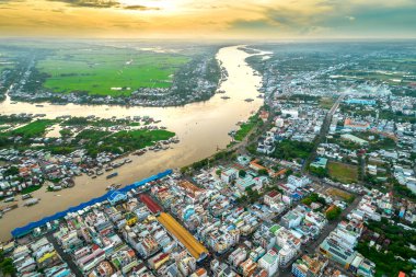 Chau Doc City, An Giang Eyaleti, Vietnam, hava manzaralı. Burası Vietnam 'ın Mekong Delta bölgesinde Kamboçya sınırında bir şehir..
