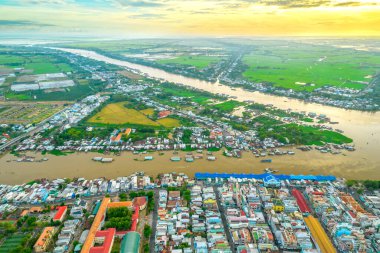 Chau Doc City, An Giang Eyaleti, Vietnam, hava manzaralı. Burası Vietnam 'ın Mekong Delta bölgesinde Kamboçya sınırında bir şehir..