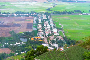 Vietnam 'daki Sam Dağı' ndan Chau Doc 'un görüntüsü. Burası ruhsal bir diyar.