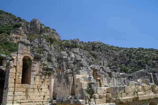 Antiguas ruinas antiguas de anfiteatro —  Fotos de Stock
