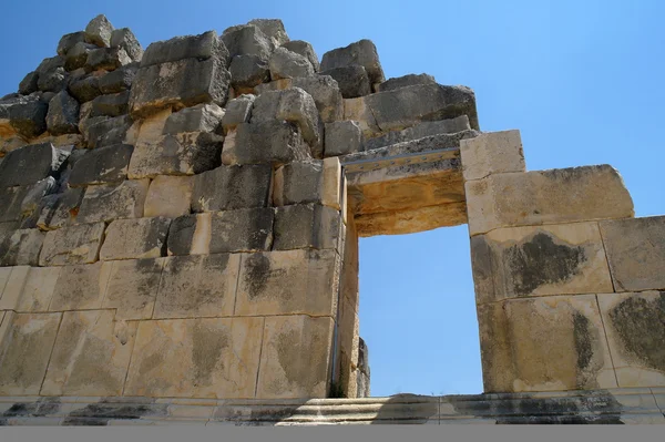 Starověké, antické ruiny amfiteátru — Stock fotografie