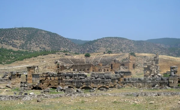 Ruiny hierapolis, starożytne miasto. — Zdjęcie stockowe