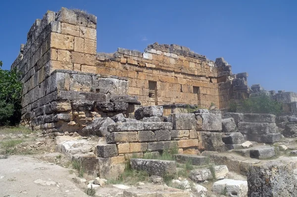 Ruinas de Hierápolis, ciudad antigua . — Foto de Stock