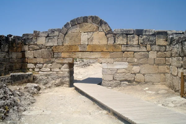 Ruinas de Hierápolis, ciudad antigua . — Foto de Stock