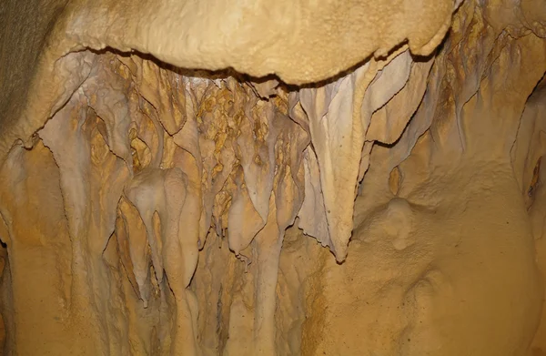 Formações de carste na caverna . — Fotografia de Stock