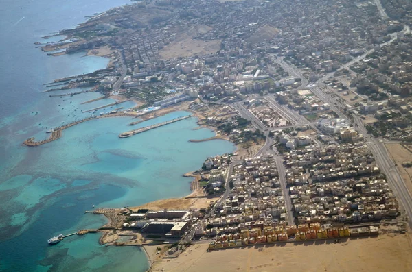 Hurghada városa, a Vörös-tenger levegő nézetből — Stock Fotó