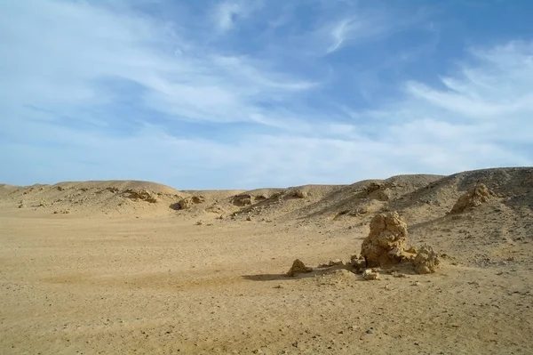 Pedra e deserto egípcio arenoso . — Fotografia de Stock
