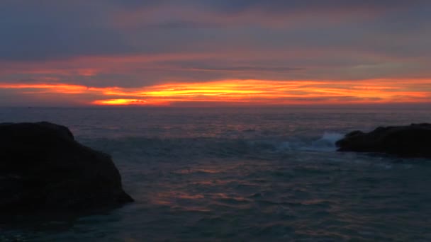 Sunrise over ocean. — Stock Video