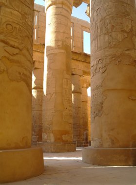 Karnak Tapınağı 'ndaki Büyük Hypostyle Salonu. Luxor, Mısır