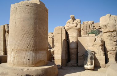 Karnak Tapınağı 'ndaki Büyük Hypostyle Salonu. Luxor, Mısır