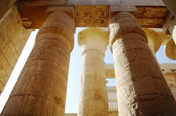 Μεγάλη Υποστύλη αίθουσα στους ναούς του Καρνάκ (αρχαία Θήβα). Λούξορ, Αίγυπτος — Φωτογραφία Αρχείου