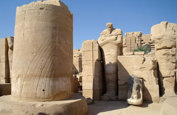 Karnak Tapınağı 'ndaki Büyük Hypostyle Salonu. Luxor, Mısır