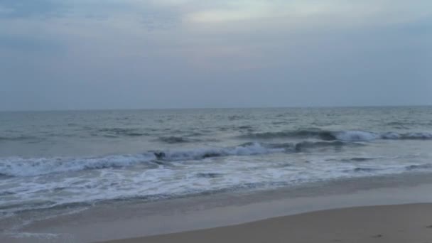 Noche en la costa del océano, Sri Lanka . — Vídeos de Stock